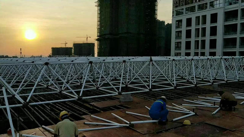 五指山螺栓球网架安装现场